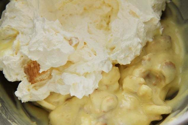 Eine Sünde: Banana Pudding Ice Cream mit Peanut Butter Swirls