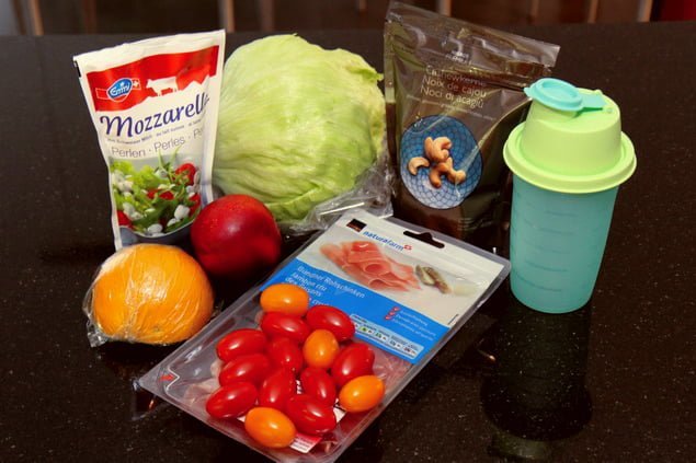 Sommersalat mit Nektarinen und Rohschinken an Orangen-Dressing