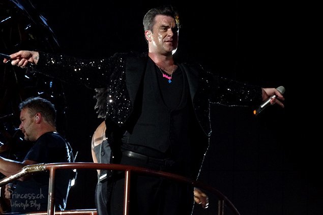 Robbie Williams in Zürich, Take the Crown