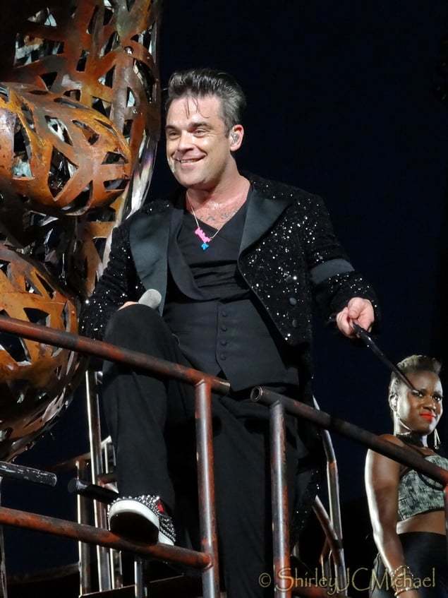 Robbie Williams in Zürich, Take the Crown