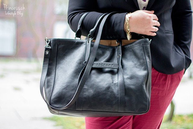 Red Lipstick-Outfit: Business Casual