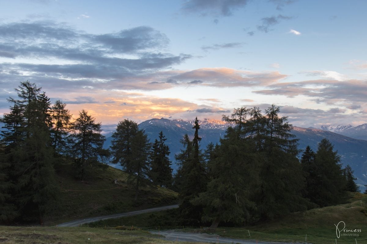 Übernachten auf der Alp im Cube365 - Wallis, Crans Montana