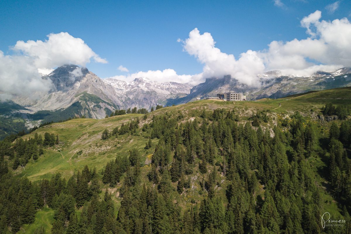 Übernachten auf der Alp im Cube365 - Wallis, Crans Montana