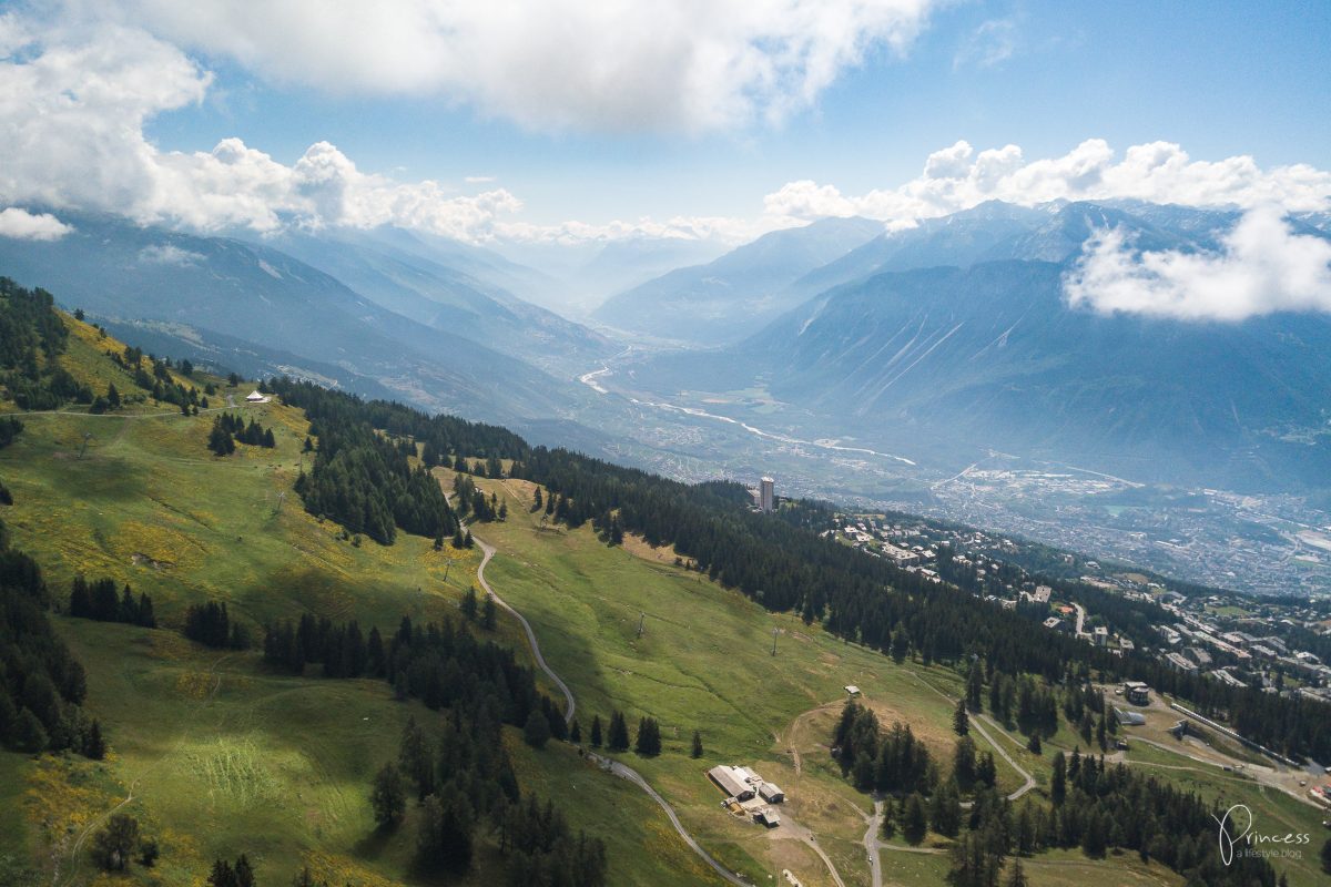 Übernachten auf der Alp im Cube365 - Wallis, Crans Montana