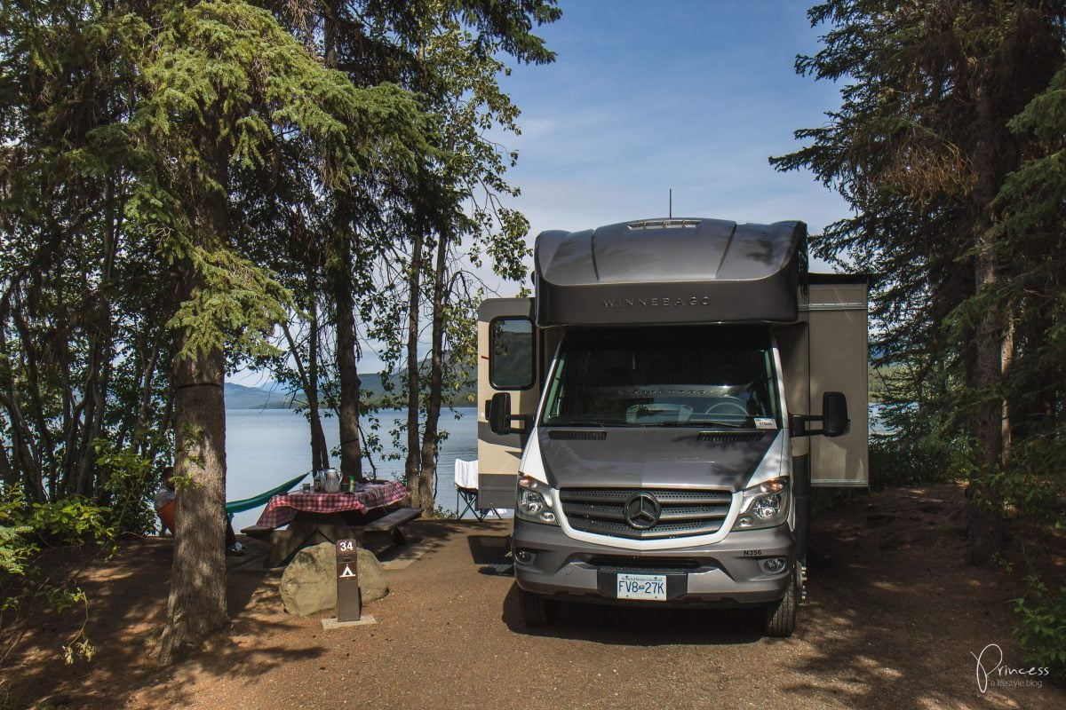 RV-Rental Kanada: Mercedes Navion MH 2016 mit Roomtour