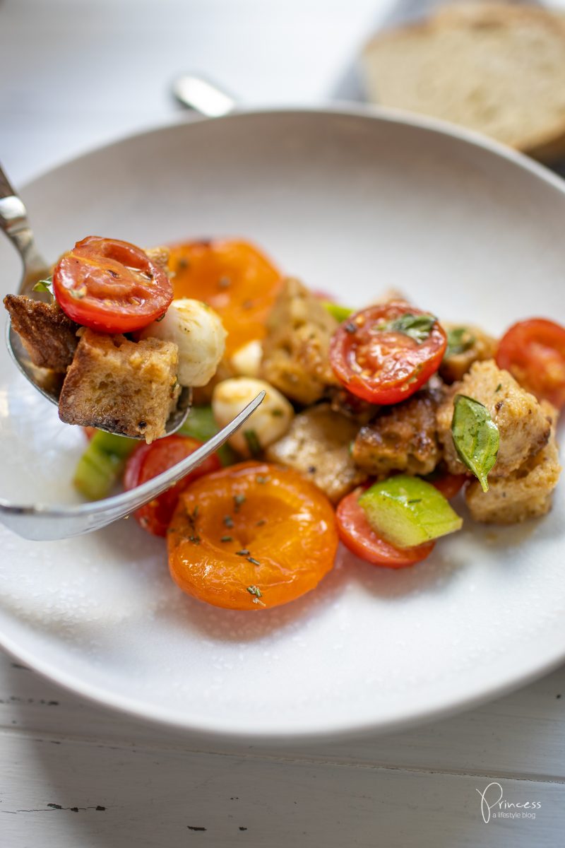 Panzanella oder sommerlicher Brotsalat