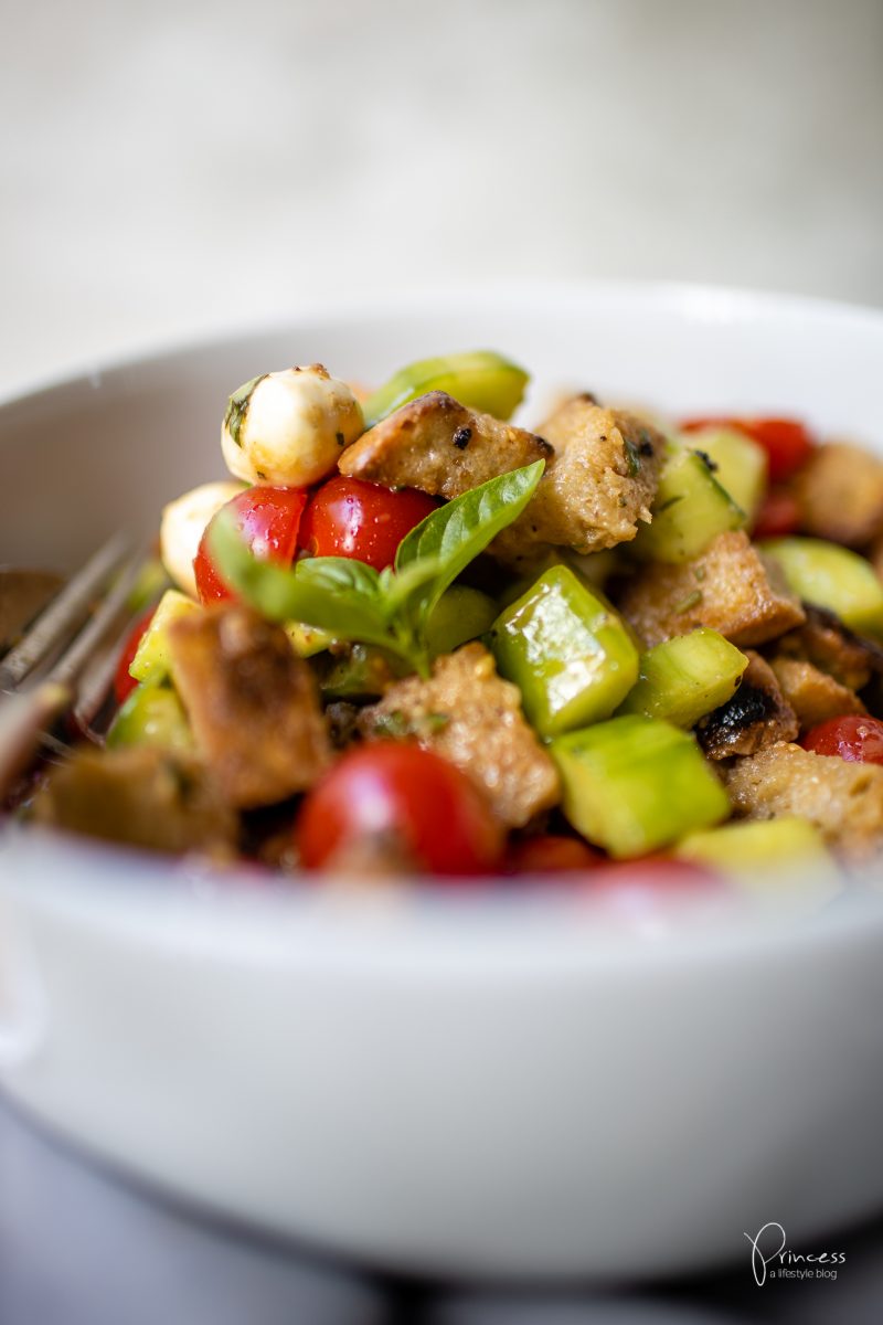 Panzanella oder sommerlicher Brotsalat