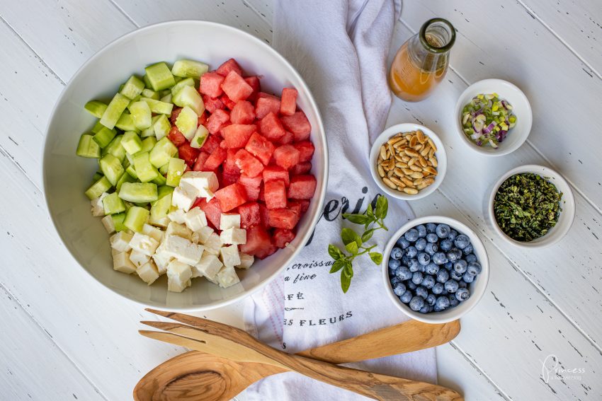 Wassermelonen Feta Salat mit Blaubeeren