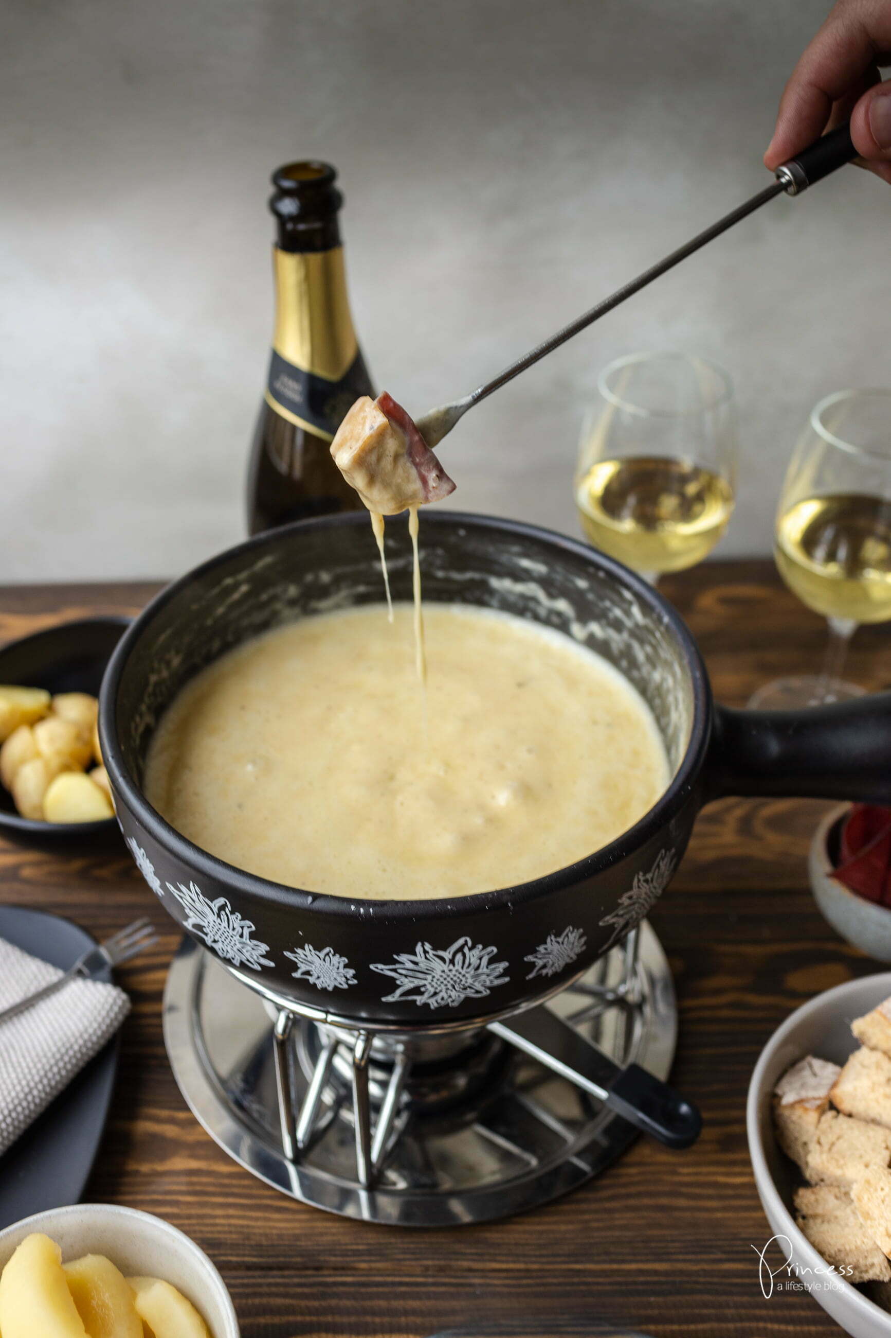 Käsefondue mit alkoholfreiem Secco princess.ch